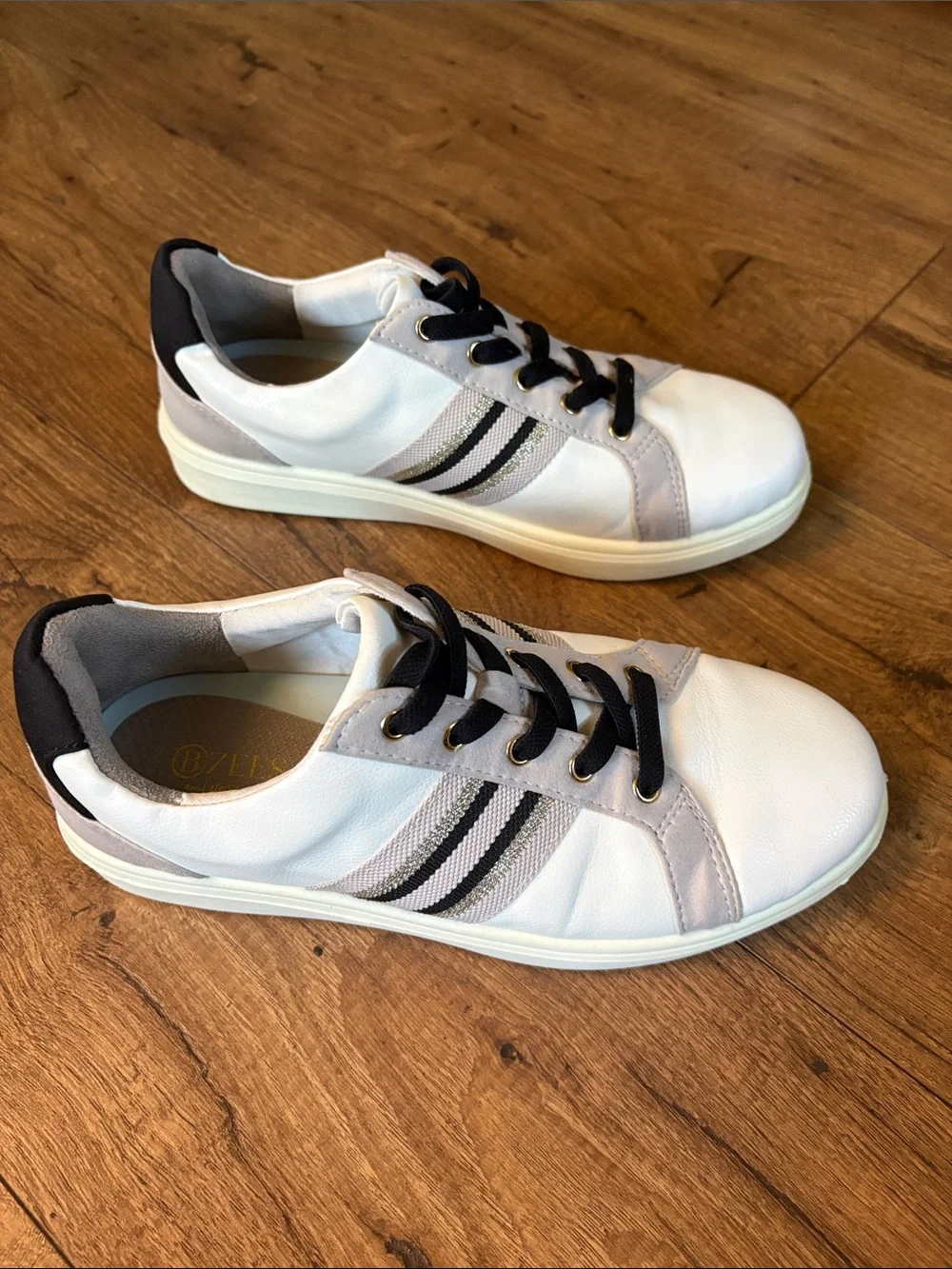 Women’s BZees Happy Friday Leather Casual Sneakers